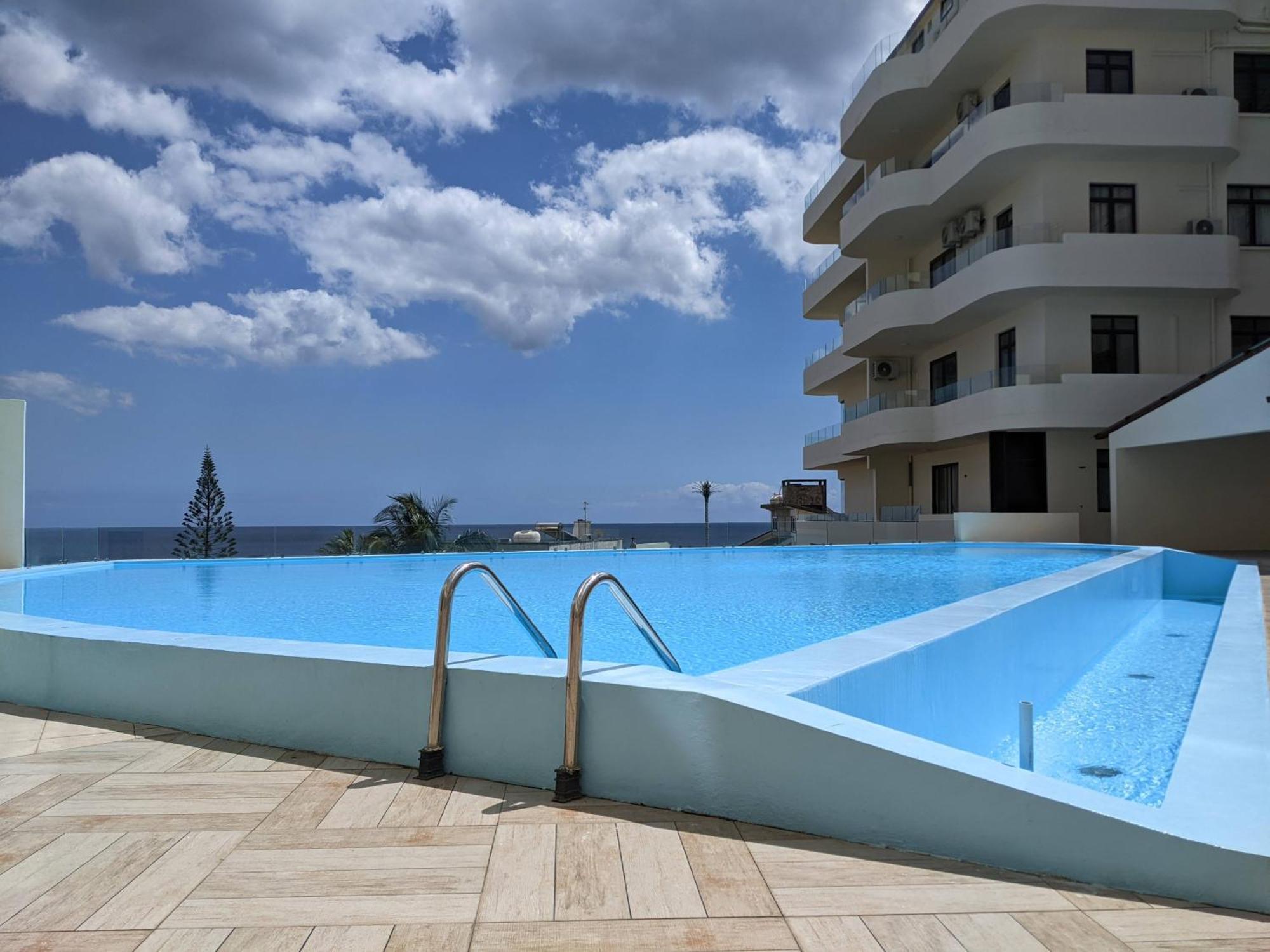 Seaview Serenity Apartment Flic-en-Flacq Esterno foto